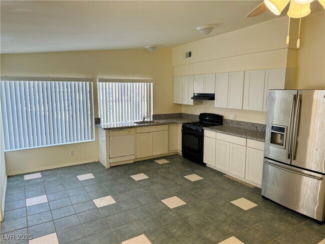 property at 5625 Oxbow St