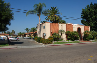 Anza Palms in El Cajon, CA - Building Photo - Building Photo