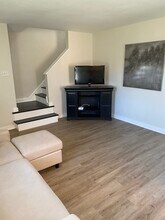 464 Serpentine Dr in Pittsburgh, PA - Building Photo - Building Photo