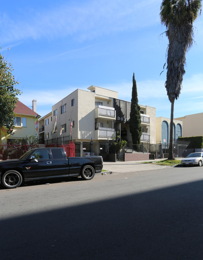 3029 Leeward Ave in Los Angeles, CA - Building Photo - Building Photo