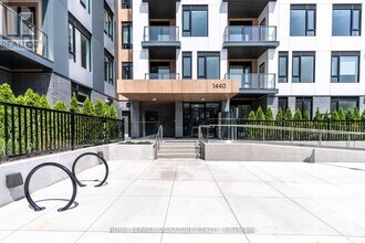 1440 Clarriage Ct in Milton, ON - Building Photo - Building Photo