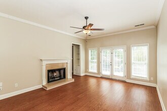 31 Village Park Dr in Newnan, GA - Building Photo - Building Photo