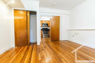 237 Freeman St in Brookline, MA - Building Photo - Building Photo