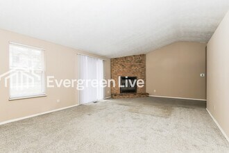 2836 Miami Village Dr in Miamisburg, OH - Building Photo - Building Photo