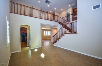 685 Catalina Aisle St in Las Vegas, NV - Building Photo - Building Photo