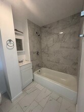 980 Pembroke St, Unit 2L in Bridgeport, CT - Building Photo - Building Photo