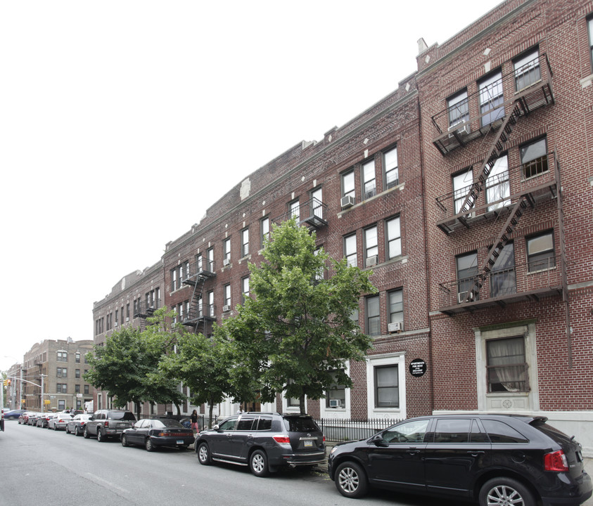 Jeanette Court in Brooklyn, NY - Building Photo