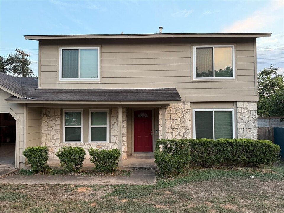 11303 Morning Glory Trail in Austin, TX - Building Photo