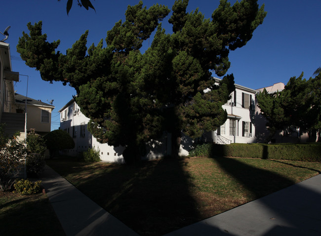 2053 N Vermont Ave in Los Angeles, CA - Building Photo - Building Photo