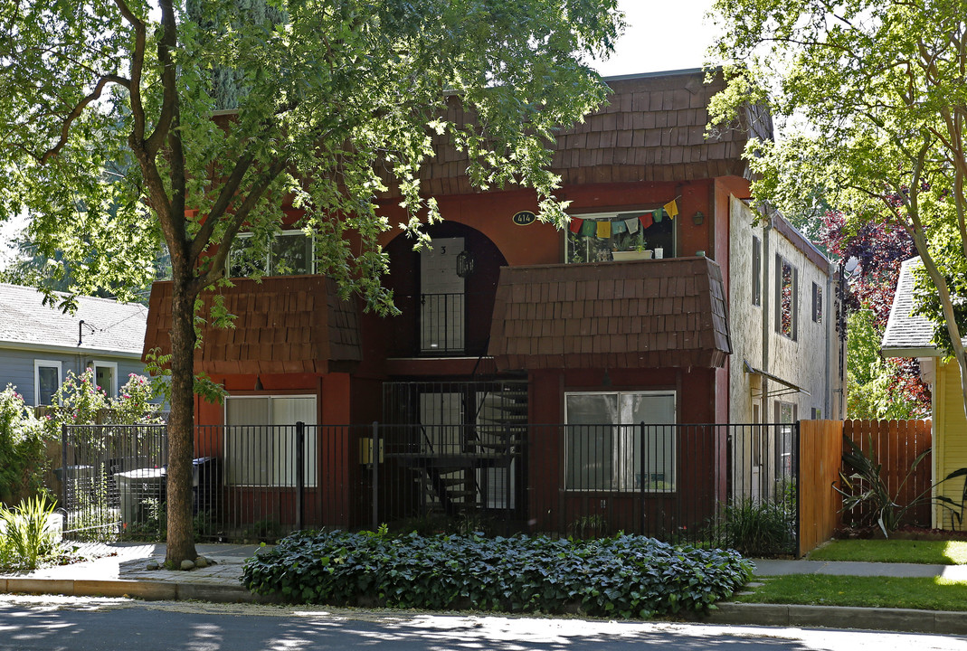 414 23rd St in Sacramento, CA - Foto de edificio