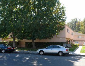 7172 Main St in Westminster, CA - Foto de edificio - Building Photo