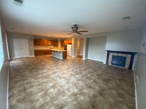 2223 N Riesling Ave in Hanford, CA - Building Photo - Building Photo
