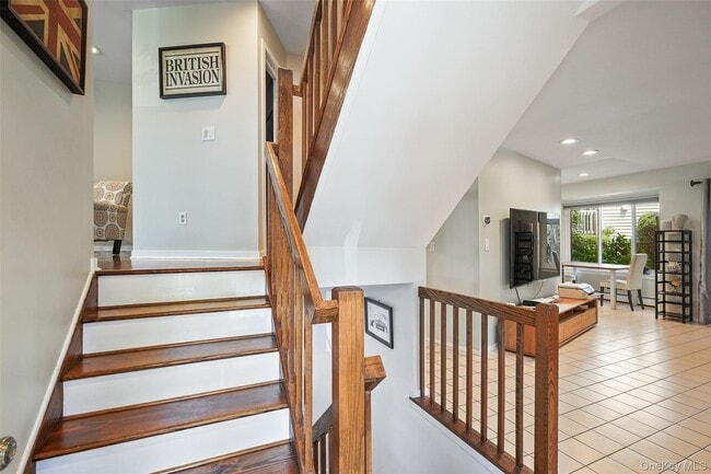 7 Top of the Ridge in Mamaroneck, NY - Building Photo - Building Photo