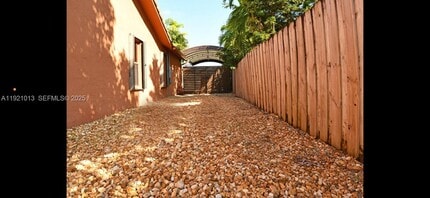 17334 SW 149th Pl in Miami, FL - Building Photo - Building Photo