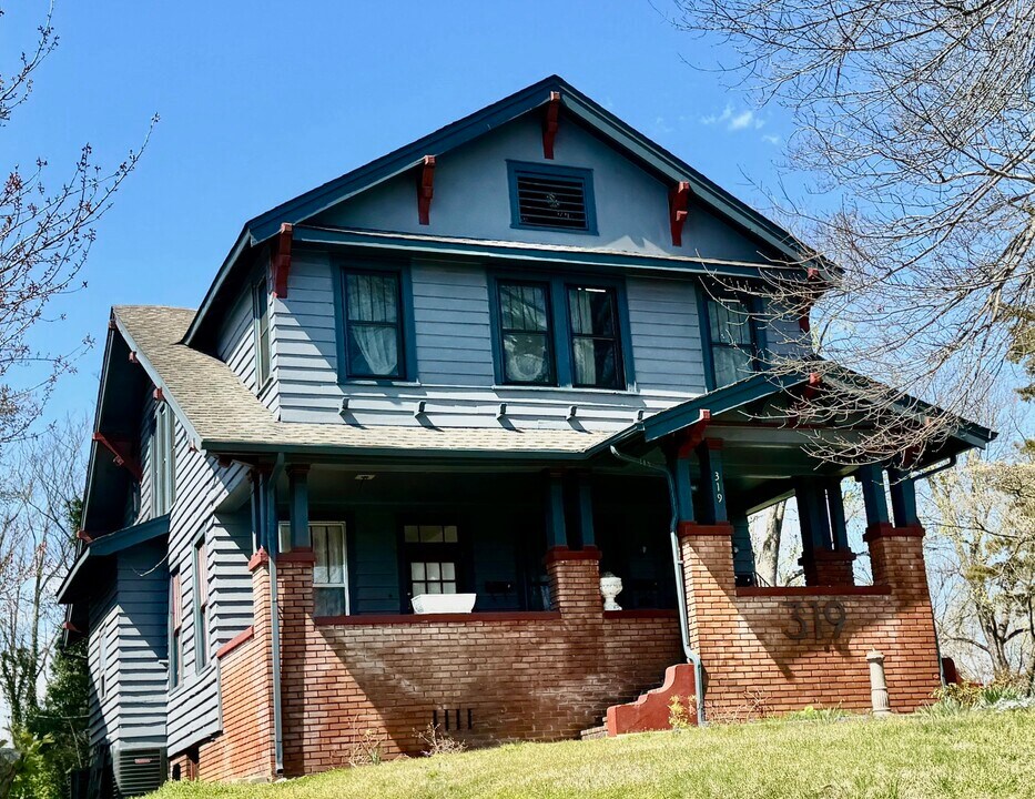 319 E Scott Ave in Knoxville, TN - Foto de edificio