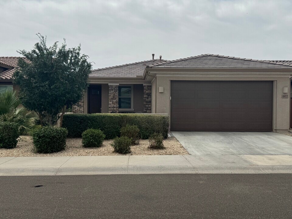8957 W Palo Verde Dr in Glendale, AZ - Building Photo