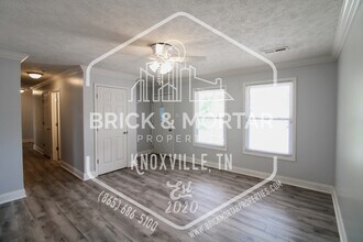 1121 Magnet Pl SE in Knoxville, TN - Building Photo - Building Photo