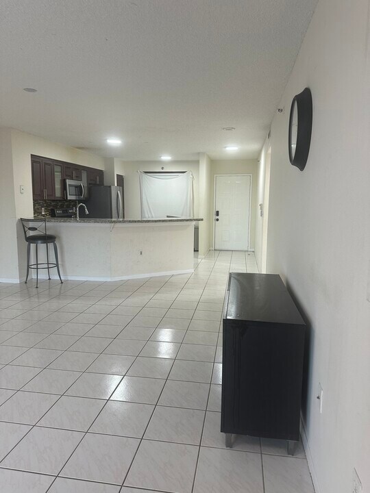 2240 N Cypress Bend Dr in Pompano Beach, FL - Building Photo