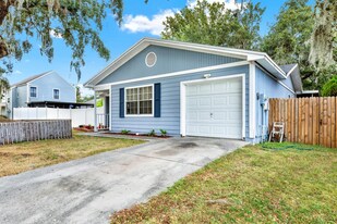 7502 Gadsden Dr in Tampa, FL - Building Photo