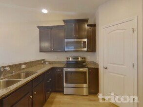 128 Dunnsmore Dr in Inman, SC - Foto de edificio - Building Photo