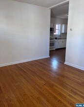 467 Washington Ave, Unit 1 in Hackensack, NJ - Building Photo - Building Photo