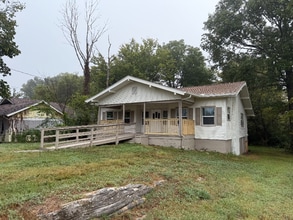 4402 Immanuel St SW in Knoxville, TN - Foto de edificio - Building Photo