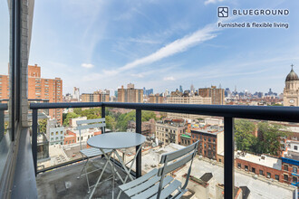 250 E Houston St in New York, NY - Building Photo - Building Photo