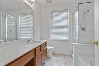 202 Starlight Dr, Unit 02-0211 in Forney, TX - Building Photo - Building Photo