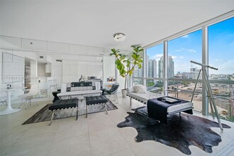 450 Alton Rd, Unit # 1108 in Miami Beach, FL - Building Photo - Building Photo