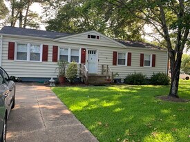 4517 Delmar Dr in Virginia Beach, VA - Building Photo