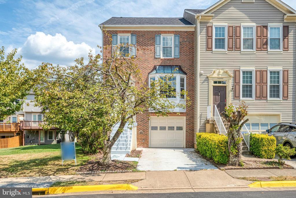 14394 Silo Valley View in Centreville, VA - Building Photo
