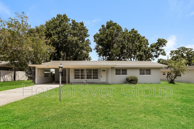 property at 709 Piedmont Dr SE