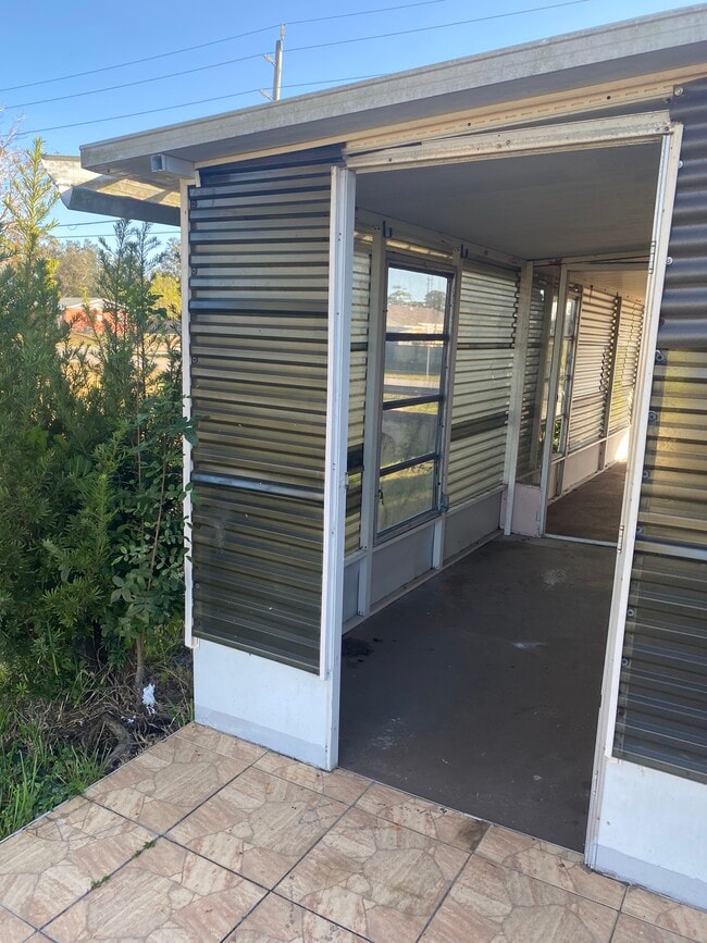 8266 Trionfo Ave in North Port, FL - Foto de edificio - Building Photo