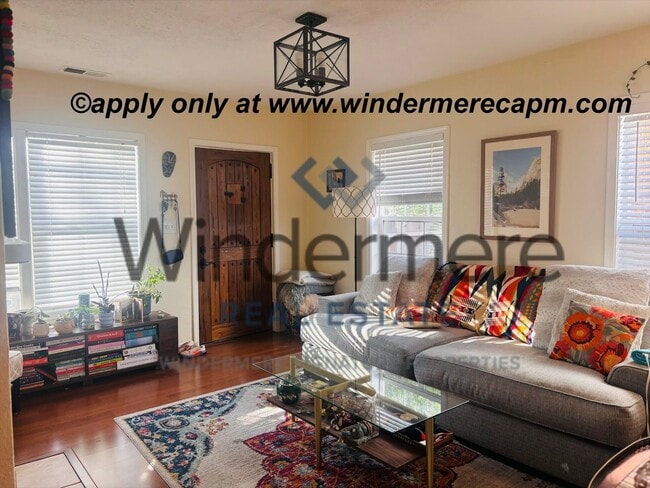 property at 2789 Freeport Blvd