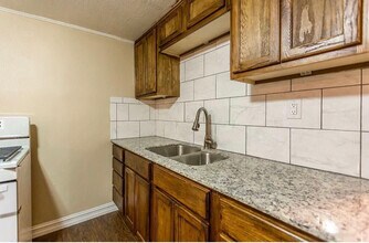 1410 S Washington Ave in Fayetteville, AR - Building Photo - Building Photo
