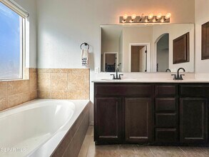 5037 Lone Cactus Ct in El Paso, TX - Building Photo - Building Photo