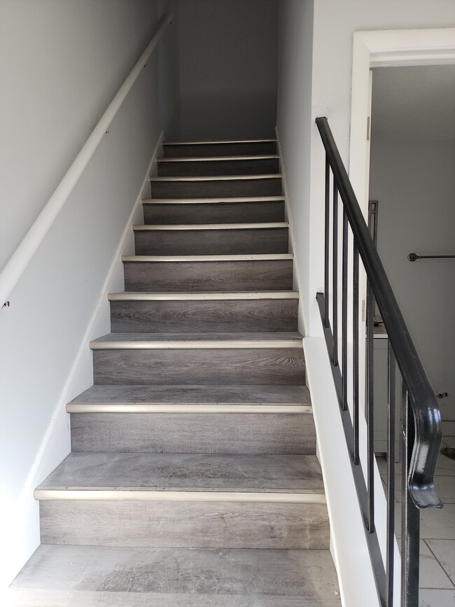 property at 1342 Kingsbury Dr