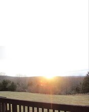 36 Highland Cir in Clinton Township, NJ - Foto de edificio - Building Photo