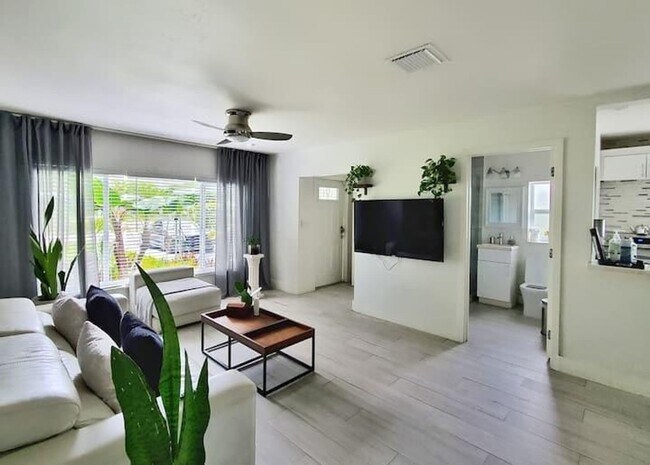 1440 NW 7th Terrace in Fort Lauderdale, FL - Building Photo - Building Photo