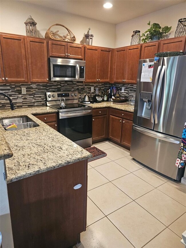 22812 SW 88th Pl in Cutler Bay, FL - Building Photo - Building Photo