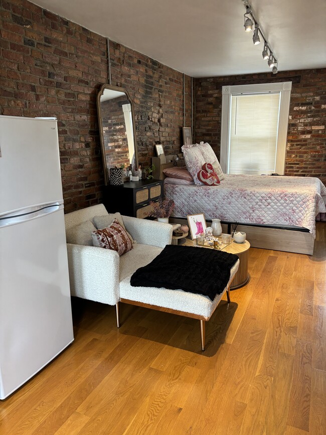56 Snow Hill St, Unit #1