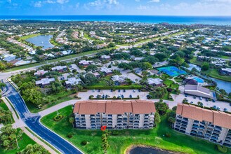 501 Seafarer Cir in Jupiter, FL - Building Photo - Building Photo