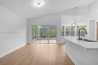 1525 Seabay Rd in Weston, FL - Building Photo - Building Photo