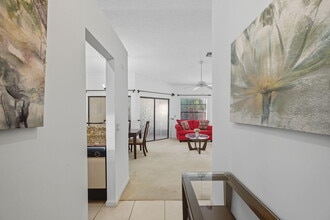 13526 Fountain View Blvd in Wellington, FL - Building Photo - Building Photo