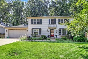 9713 Velilla Rd in Burke, VA - Building Photo