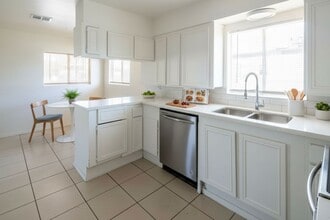 66229 4th St in Desert Hot Springs, CA - Foto de edificio - Building Photo