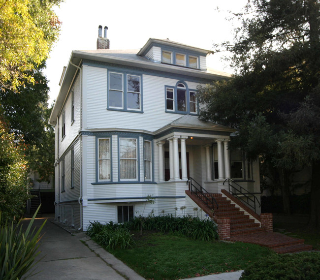 1607-1607 A Walnut St in Berkeley, CA - Building Photo - Building Photo