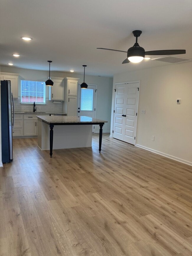 98 Dawn Dr in Columbia, TN - Building Photo - Building Photo