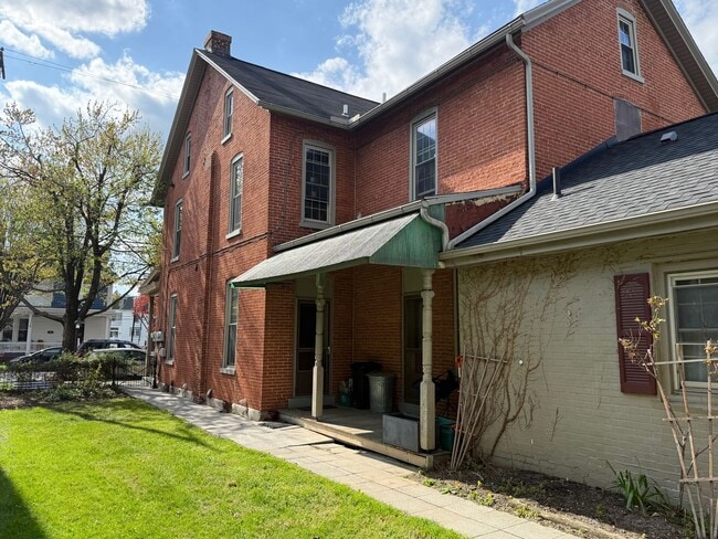 301 S Broad St in Lititz, PA - Building Photo - Building Photo