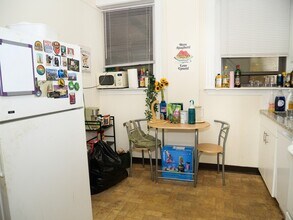 1396 Beacon St, Unit 4 in Brookline, MA - Building Photo - Building Photo